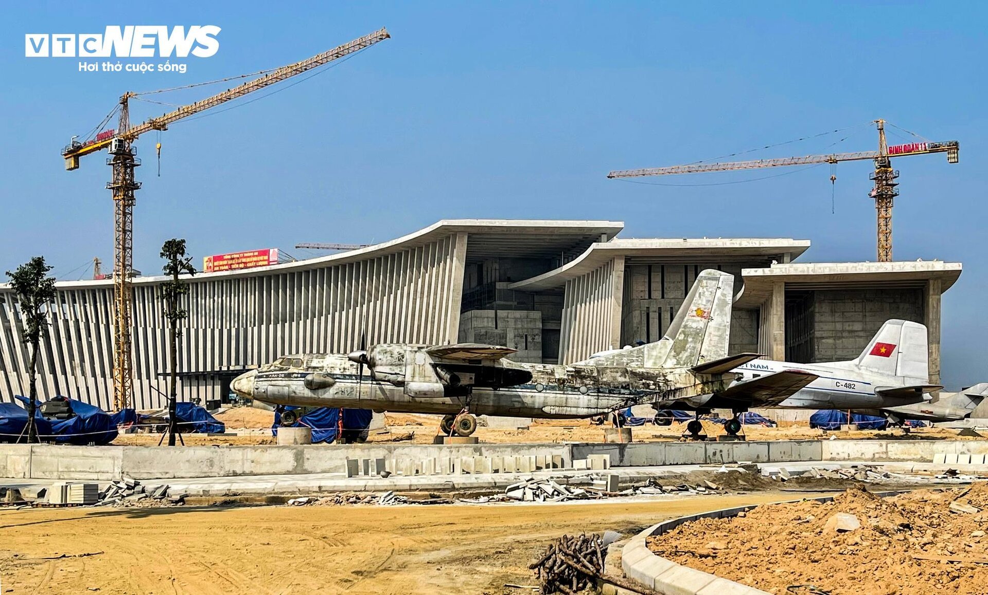 Dự án Bảo tàng Lịch sử Quân sự Việt Nam 2.500 tỷ đồng nhìn từ flycam - Ảnh 14.