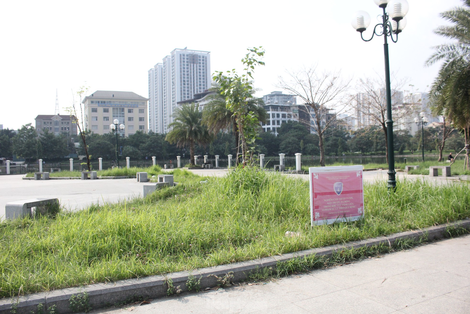 Nhếch nhác công viên trăm tỷ nằm giữa hai quận ở Hà Nội - Ảnh 32.
