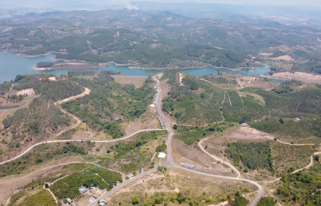 Cảnh hoang tàn tại dự án nghìn tỷ liên quan Chủ tịch Lâm Đồng vừa bị bắt - Ảnh 1.