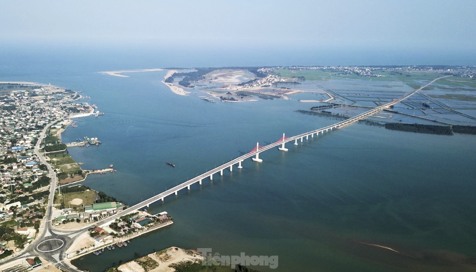Ngắm tuyến đường ven biển nghìn tỷ, kết nối giao thông khu vực Bắc Trung Bộ - Ảnh 11.
